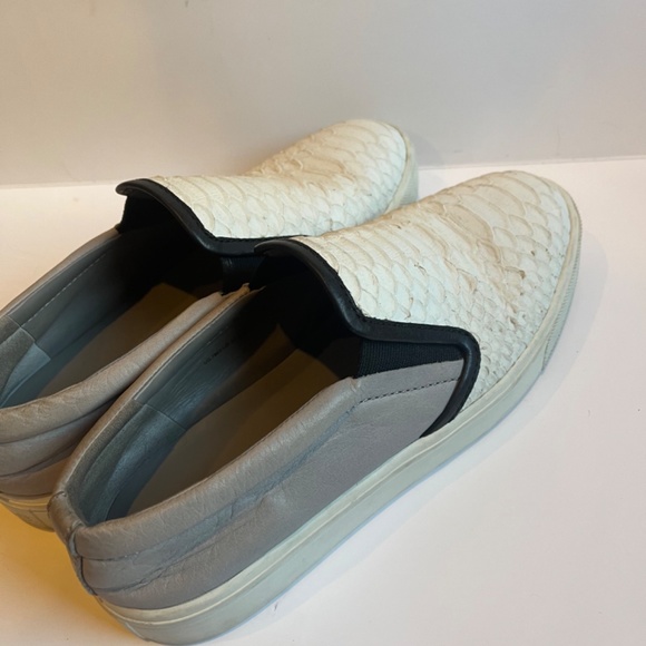 Vince Slip On Python‎ Leather Embossed Sneakers - Picture 9 of 11